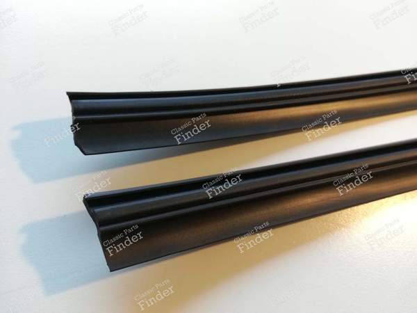 External window wiper seals for 204, 304, 504, or 604 - PEUGEOT 504 Coupé / Cabriolet - Equiv. 9313.11 ou 9330.02- 0