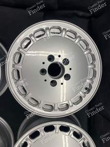 Original 'Gullideckel' Alloy Wheels 7Jx15 ET25 - MERCEDES BENZ S (W126) - 1264003002- thumb-2
