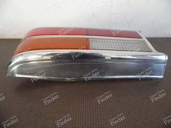 CABOCHON RIGHT TAIL LIGHT BMW 2000 "NEUE KLASSE - BMW 1500 / 1600 / 1800 / 2000 (Neue Klasse) - 4