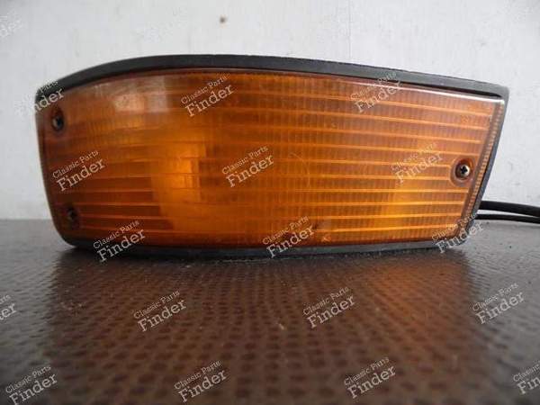 CLIGNOTANT DROIT 63131373298 BMW E28 - BMW 5 (E28) - 1366572- 1