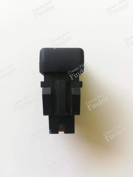 Interrupteur antibrouillard avec diode pour R4, R5, R14... - RENAULT 4 / 3 / F (R4) - 7701348744 / MP1264 (?)- 3