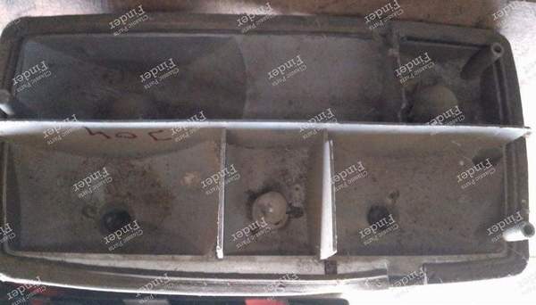 Taillight plate - PEUGEOT 304 - 8076K / 647G- 0