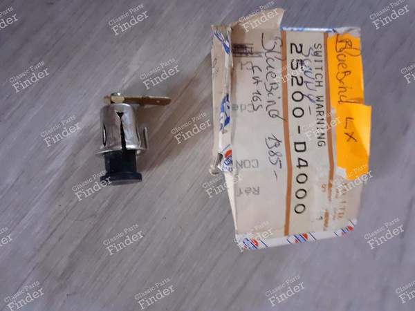 Trunk switch - NISSAN Bluebird / Stanza (U12) - 25200D4000- 1
