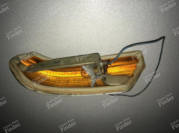 Right front turn signal light - BMW 1500 / 1600 / 1800 / 2000 (Neue Klasse) - 63131350976 / 231502R- 2