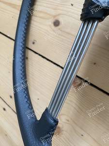 Triumph TR2 / TR3 steering wheel with leather - TRIUMPH TR2 / TR3 - thumb-2