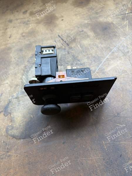 Middle front + Headlight adjustment - BMW 3 (E30) - 64111385879 / 1376903- 2