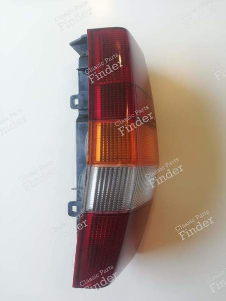 Left rear light - station wagon version - PEUGEOT 305 - 20900- 2