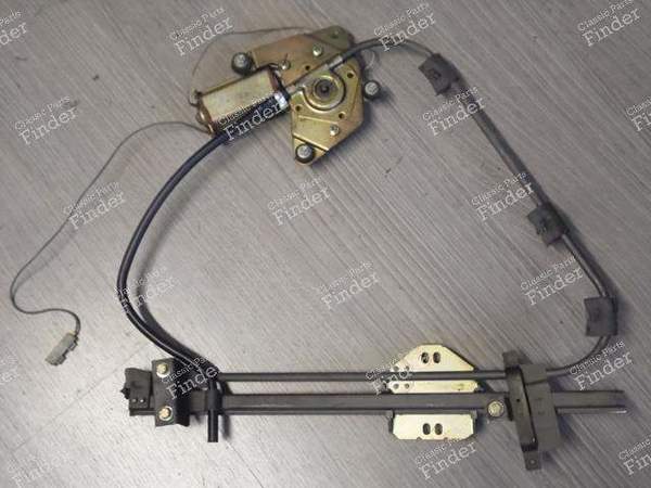 LEVE-VITRE AVANT DROIT - LANCIA Delta / Prisma - 82379538- 8
