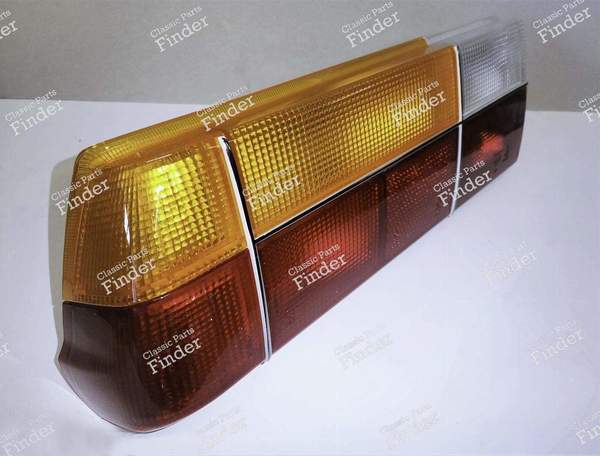 Feu arrière gauche - Série 2 - PEUGEOT 305 - 6350.45- 0