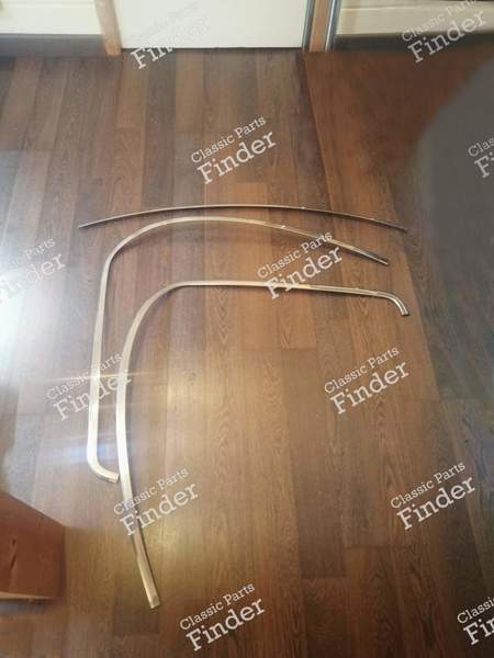 Verchromte Zierleisten an der Windschutzscheibe - CITROËN CX - 1