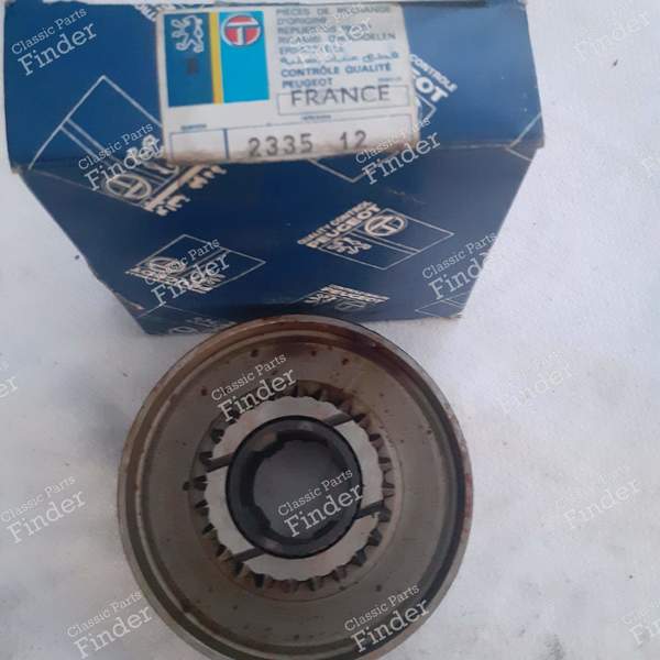 Pignon récepteur de boite de vitesse Peugeot 204 304 305 - PEUGEOT 204 - 2335.12- 0