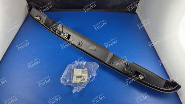Cache support de feux de plaque d'immatriculation - PEUGEOT Partner - 9625633277 / 9630118480 / 8742.67- 2