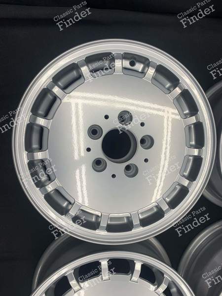 Original 'Gullideckel' Leichtmetallfelgen 6.5Jx15 ET48 - MERCEDES BENZ E (W124) - 1244010802- 5