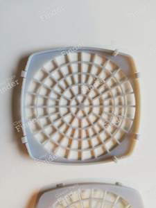 Gitter des vorderen Lautsprechers - RENAULT 18 (R18) - 770070897 (ref. d'origine)- thumb-1