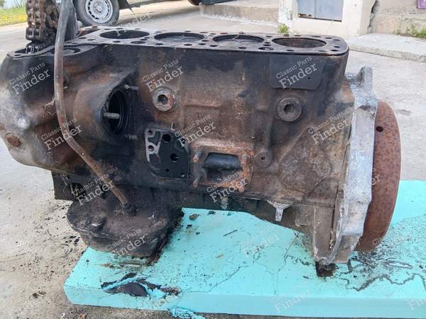 200 D Engine Block Parts - MERCEDES BENZ /8 (W114 / W115) - OM615.913- 3
