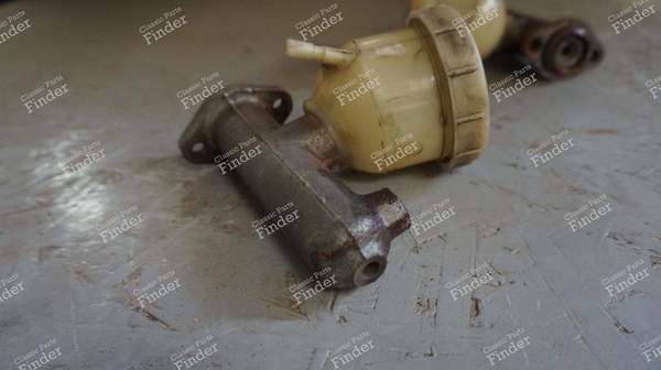 Master cylinder - PEUGEOT 304 - 4601.31- 2