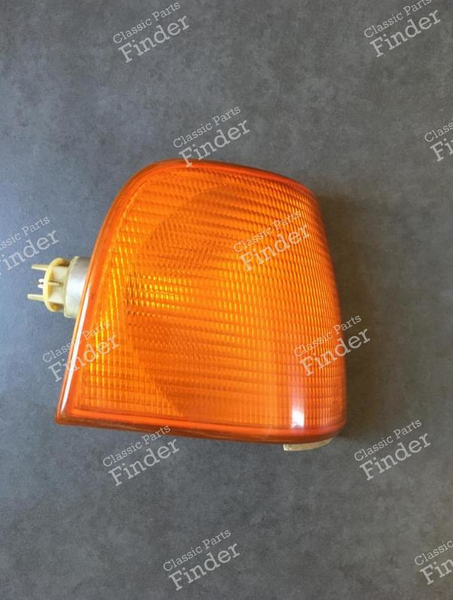 Right front turn signal light - AUDI 100 / 200 / 5000 (C3) - Ref. 1305232027 / 443953050- 0