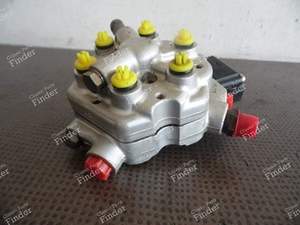 INJEKTIONSKOPF - FERRARI Ferrari Testarossa / 512 TR/M - 0438101024 / 70000642- thumb-3