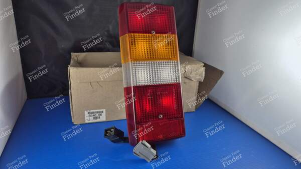 Feu arrière droit ou gauche complet - PEUGEOT J9 - 72275 / 634066- 0