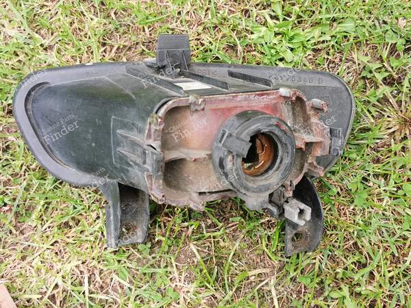 Front right fog light (older shape of front bumper) - PEUGEOT 406 Coupé - 67720881- 1