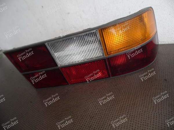 RECHTES RÜCKLICHT - PORSCHE 944 - 477945216- 1