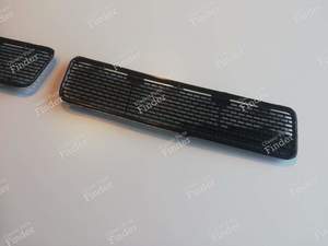 Hood ventilation grilles - RENAULT 9 / Alliance / Broadway / 11 / Encore (R9 / R11) - Equiv. 7704000879 (R) / 7704000878 (L)- thumb-2