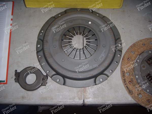 Kit d'embrayage pour 1,6 l ; 1302s ; 1303s - VOLKSWAGEN (VW) Käfer / Beetle / Coccinelle / Escarabajo - 1