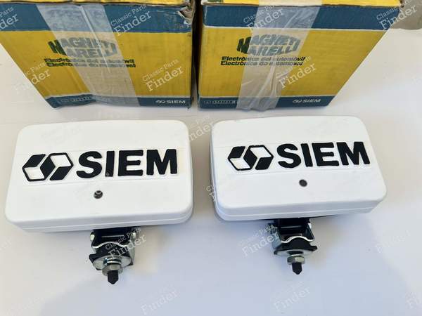 Paire de phare antibrouillards + caches - PEUGEOT 205 - 40283 / 7692- 9