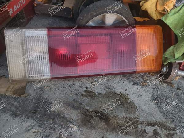 Right-hand rear light cluster - Versions 1510 & Solara - SIMCA-CHRYSLER-TALBOT 1307 / 1308 / 1309 / 1510 / 150 / Solara / Alpine - 80.76 AF- 2