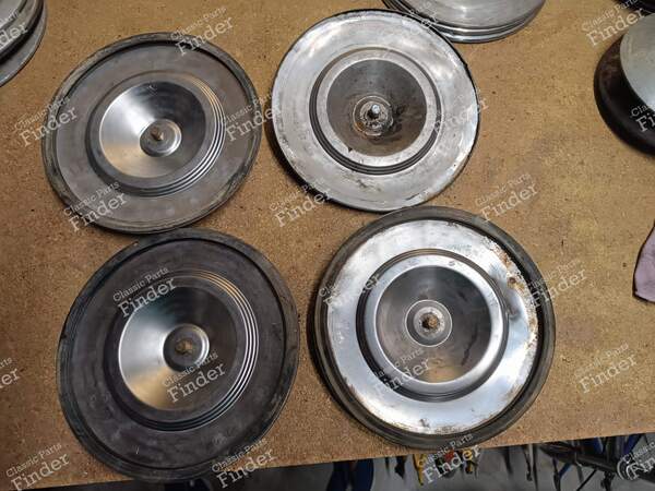 4 Wheel Covers - PEUGEOT 504 - 1