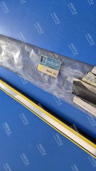 Baguette de protection d'aile arrière droite - version break - PEUGEOT 305 - 8564.53- 4