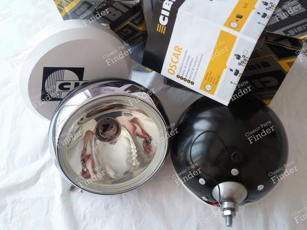 Long-range Oscars Cibié SPOT, Alpine A 110, R8 Gordini, etc. - SIMCA 900 / Simc'4 / 1000 / 1005 / 1006 / 1118 /Abarth 1150 - SAE 08- 1