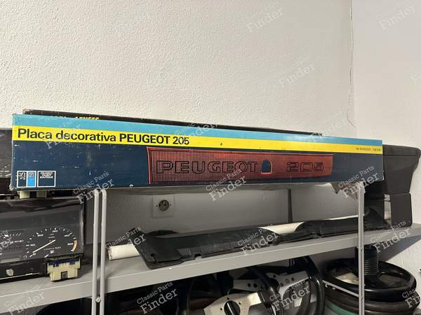 Bandeau réfléchissant - PEUGEOT 205 - 9409622200 / 8742.40- 3