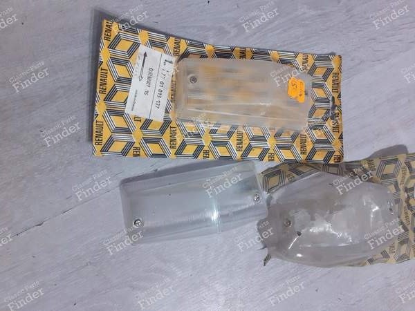 Pair of flasher / nightlight caps - RENAULT 16 (R16) - 51107-3736 / 7701013137