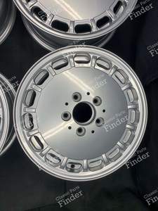 Original 'Gullideckel' Leichtmetallfelgen 6.5Jx15 ET49 - MERCEDES BENZ E (W124) - 1244001802- thumb-4