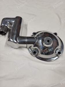 Assemblage du reniflard avant poli du moteur XK - JAGUAR Type E - thumb-1