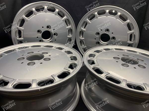 Original 'Gullideckel' Leichtmetallfelgen 6.5Jx15 ET49 - MERCEDES BENZ E (W124) - 1244001802- 0