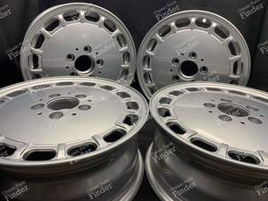 Original 'Gullideckel' Leichtmetallfelgen 6.5Jx15 ET49 - MERCEDES BENZ E (W124)