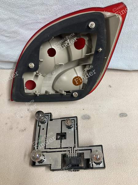 Feu arrière gauche - FORD Fiesta - 1044156 / 96FG13W004- 2