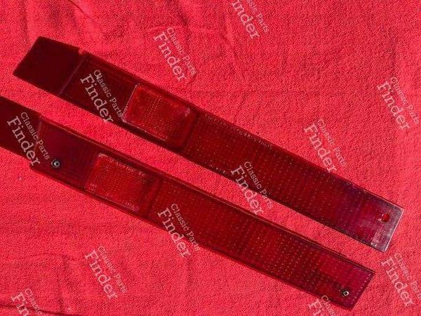 Zwei originale rote SEIMA-Rückseiten-Cabochons - CITROËN SM - 1