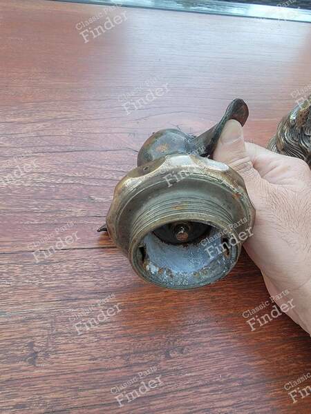 Radiator cap with a satirical design - AMILCAR CC - 3
