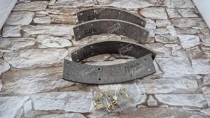Set of 4 rear brake shoe linings for RENAULT 16 (R16)