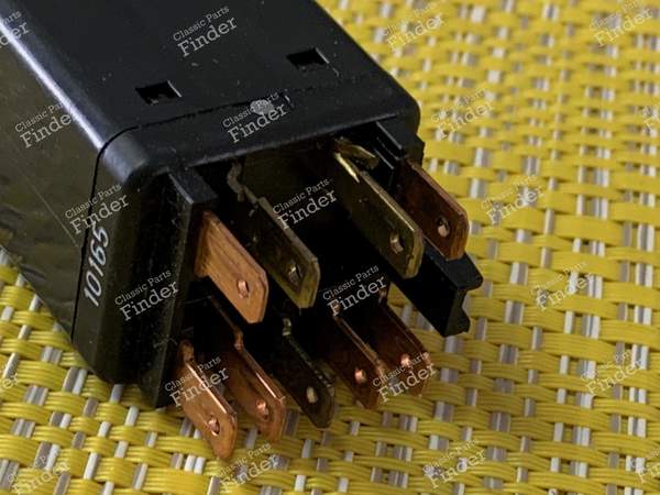 Interrupteur "Warning" - RENAULT 5 (Supercinq) / Express / Rapid (R5) - 7700766424- 2