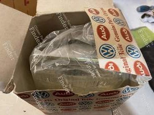 Nagelneuer Originalscheinwerfer - AUDI Coupé GT/Quattro (B2) - 857941653 / 1FB00317732- thumb-3