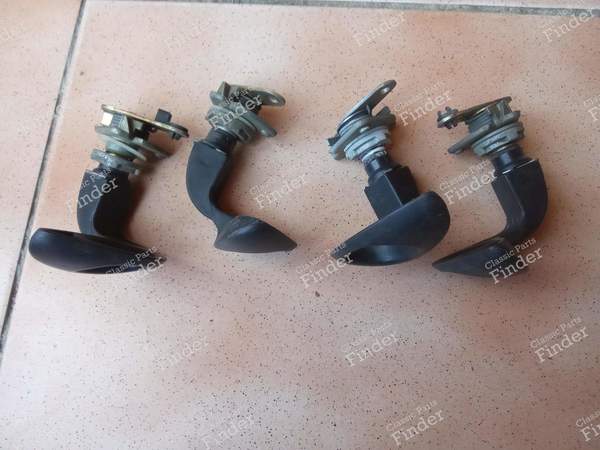 Lot de 4 poignées intérieure et cendriers Série 1 - CITROËN CX - 1