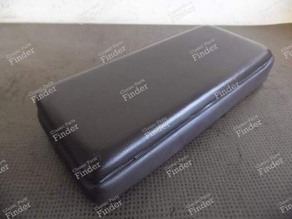 Armrest / Cassette Case - PORSCHE 928 - Référence 92855570153 équivalente à 92855570102, 477857453 ou 477857059- 1