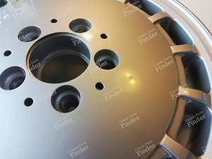 Original 'Gullideckel' 15" rim - MERCEDES BENZ 190 (W201) - 2150209 / 20140110202- thumb-2