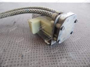 WINDSHIELD WASHER PUMP 823955651 PORSCHE 944 & 924 - PORSCHE 924 - 823 955 651- thumb-6