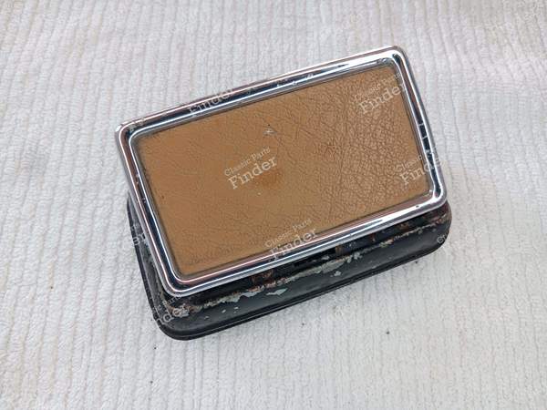 Aschenbecher in der Hintertür - MERCEDES BENZ /8 (W114 / W115) - 0