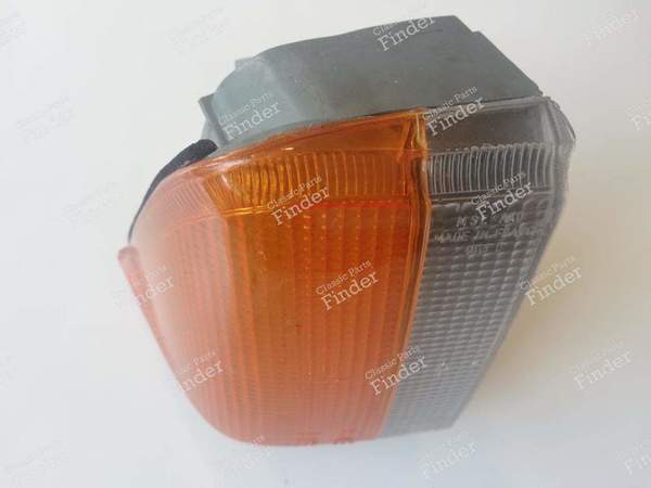 Feu de position / clignotant avant droit - PEUGEOT 305 - 4018D- 5